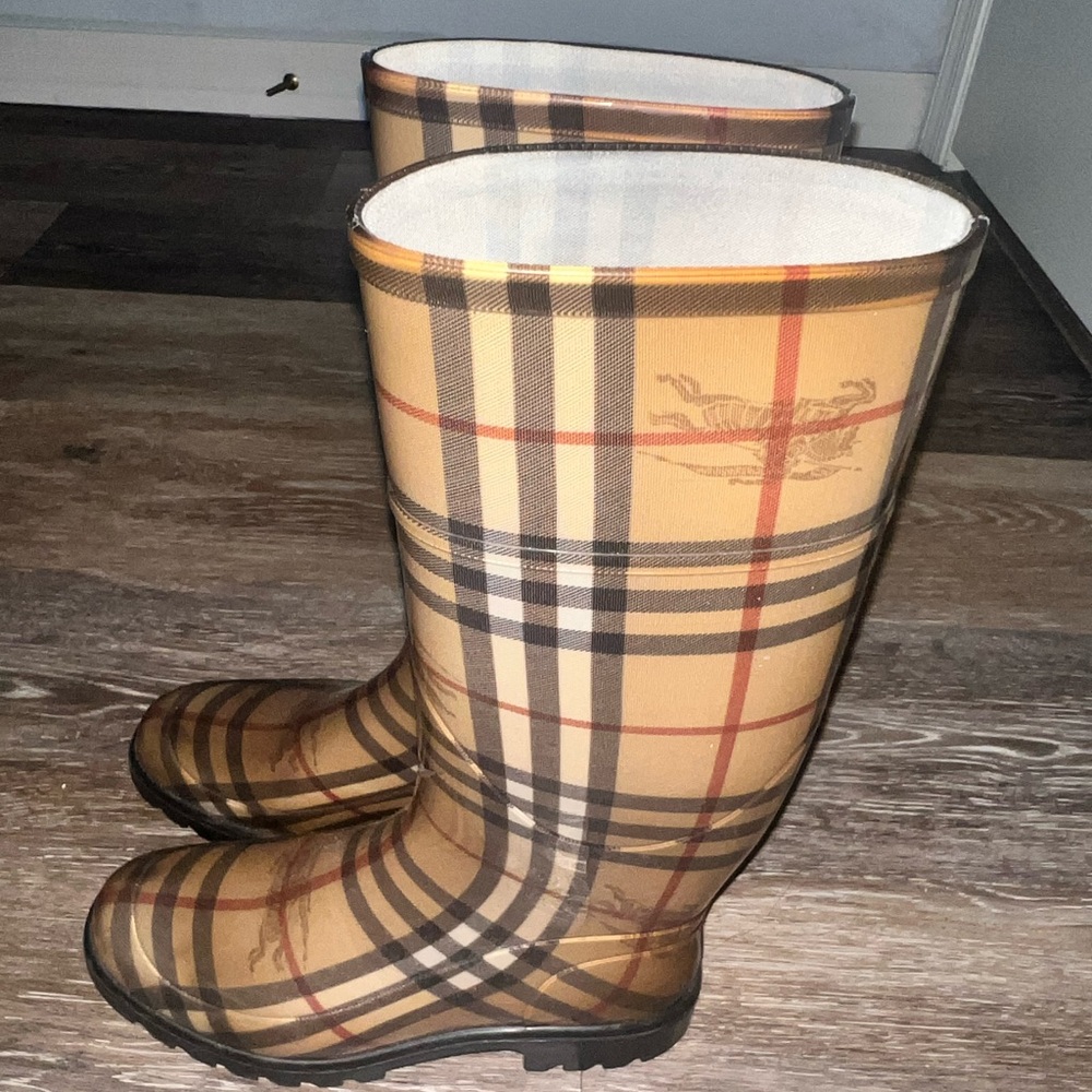 Authentic Burberry Haymarket Rain Boot Classic Check size 36/6